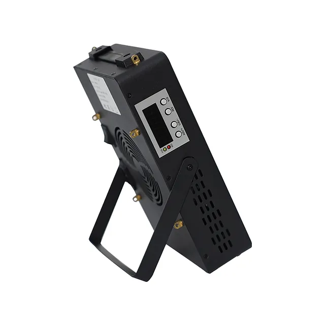 Baksiden av svart lysterapilampe med innebygd vifte og digitalt display.